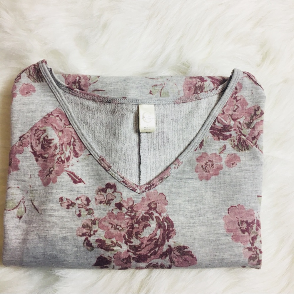 Floral grey top size large